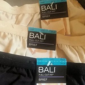 3 Bali Stretch Cotton Briefs NWOT Size 9/2XL